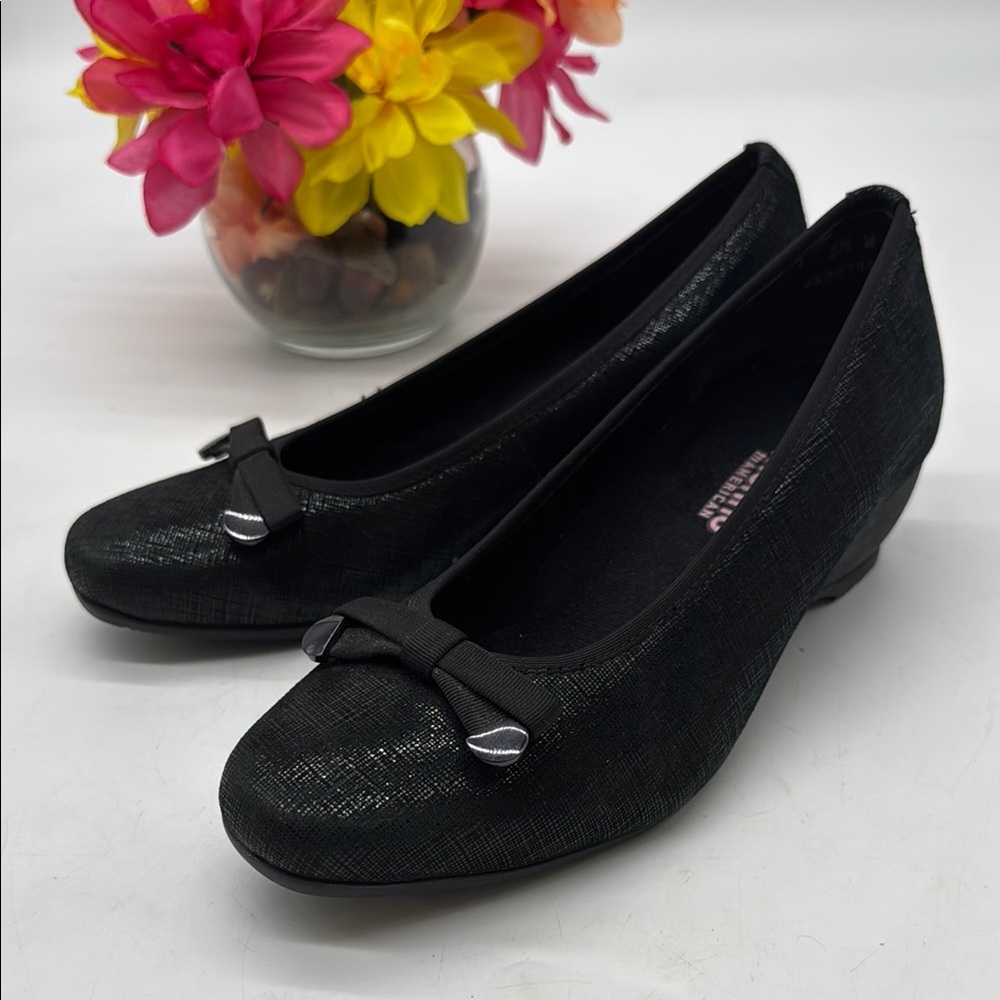 Munro Black Loafers with Bow Detail Size 6.5 BHE8335